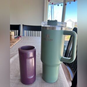 40oz Stanley, and tall can BruMate. Selling together.